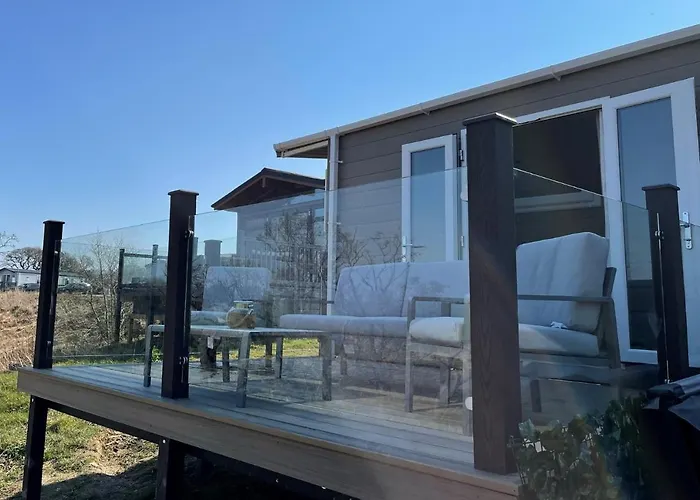Unwind@37 Lodge